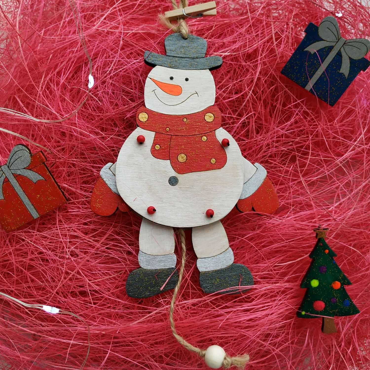 Снеговик своими руками из подручных материалов. идеи поделок к новому году