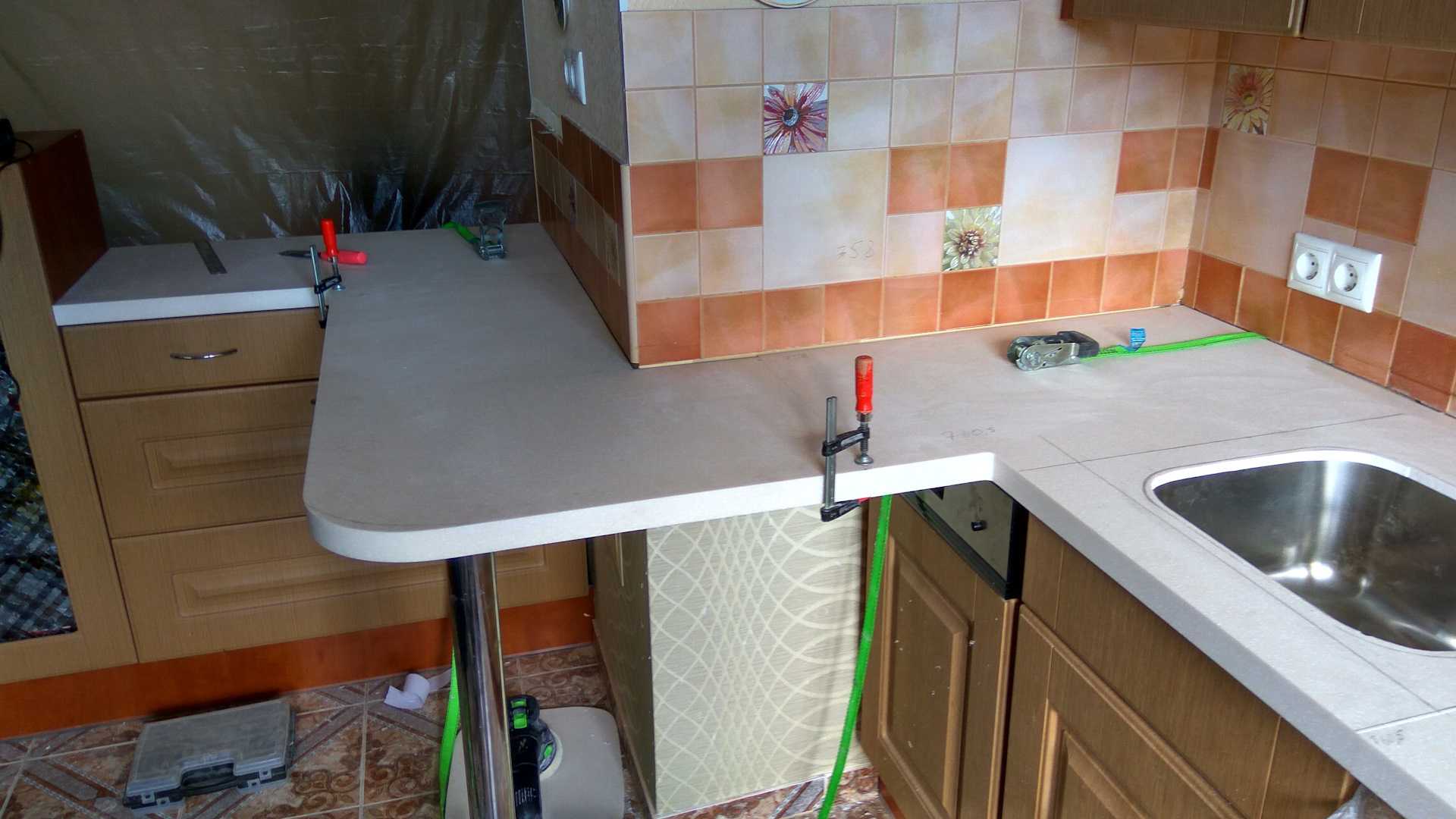 Как крепится столешница к кухонным столам, подробная инструкция
