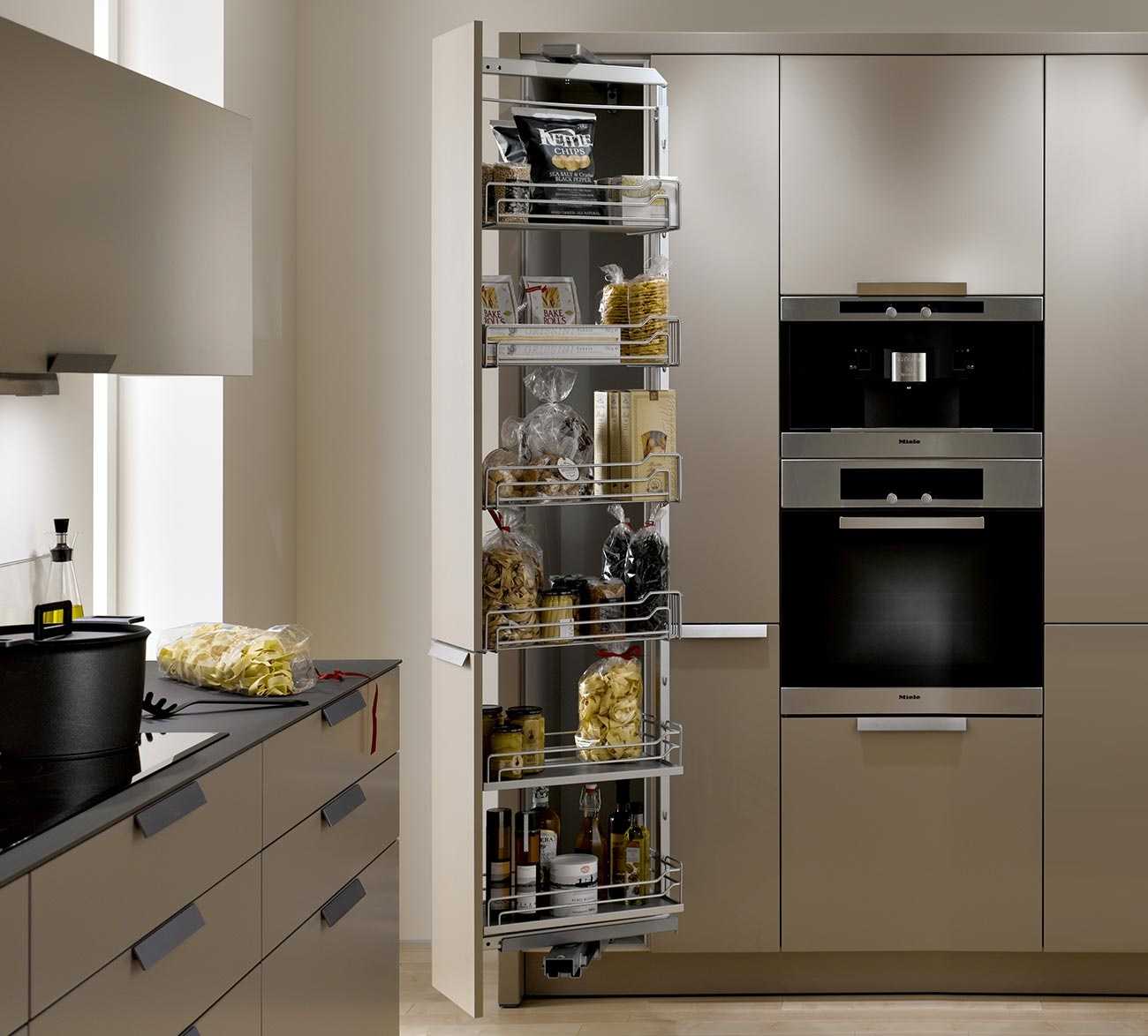 Умные выдвижные системы для кухни — ящики и полки, о которых мечтает каждая хозяйка!