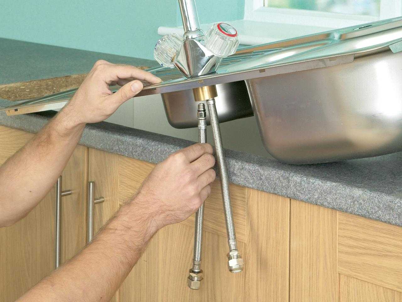 Устанавливаем столешницу на кухонный гарнитур своими руками — подробная инструкция