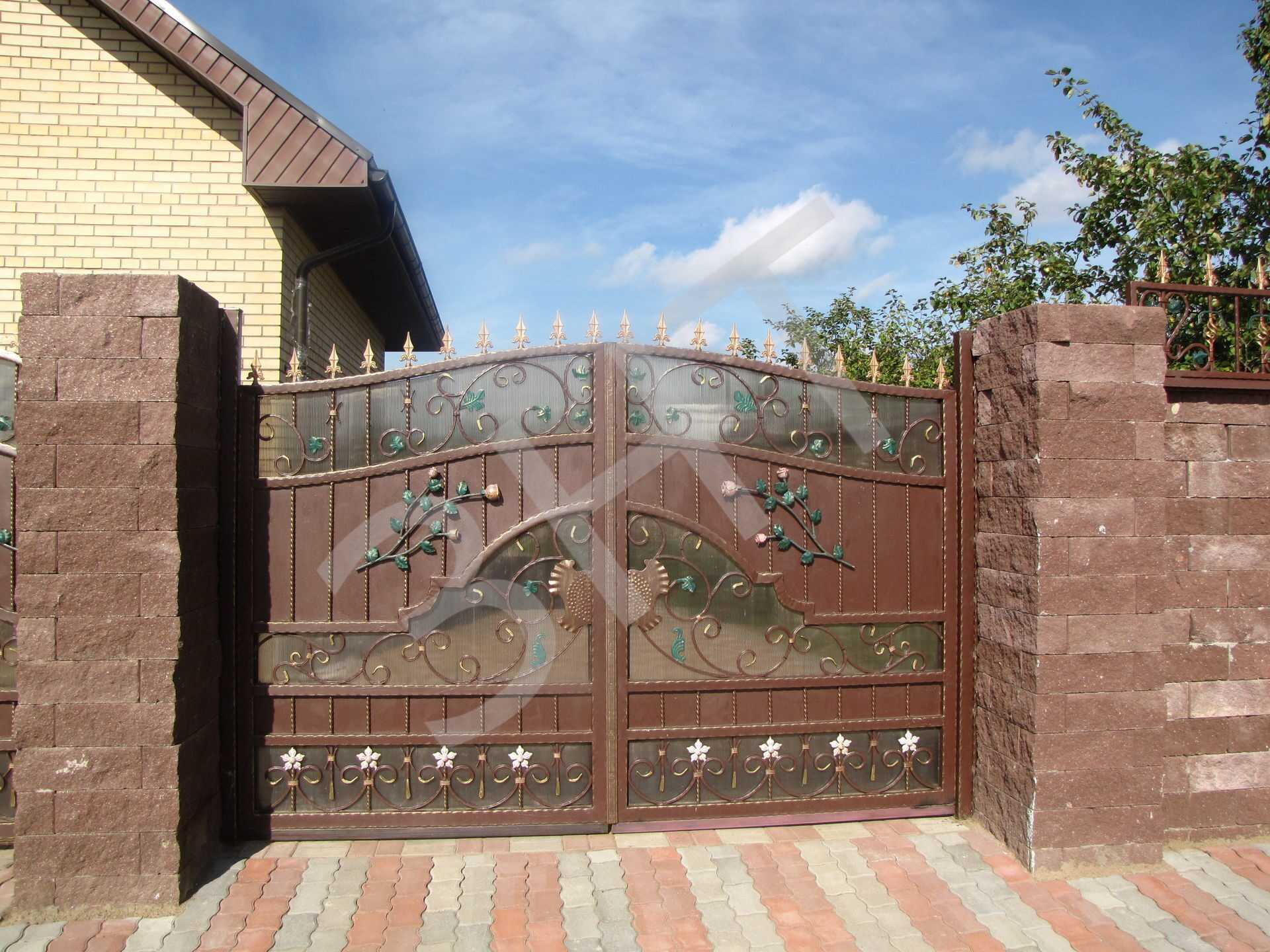 Ворота: особенности выбора, фото ворот для частного дома
