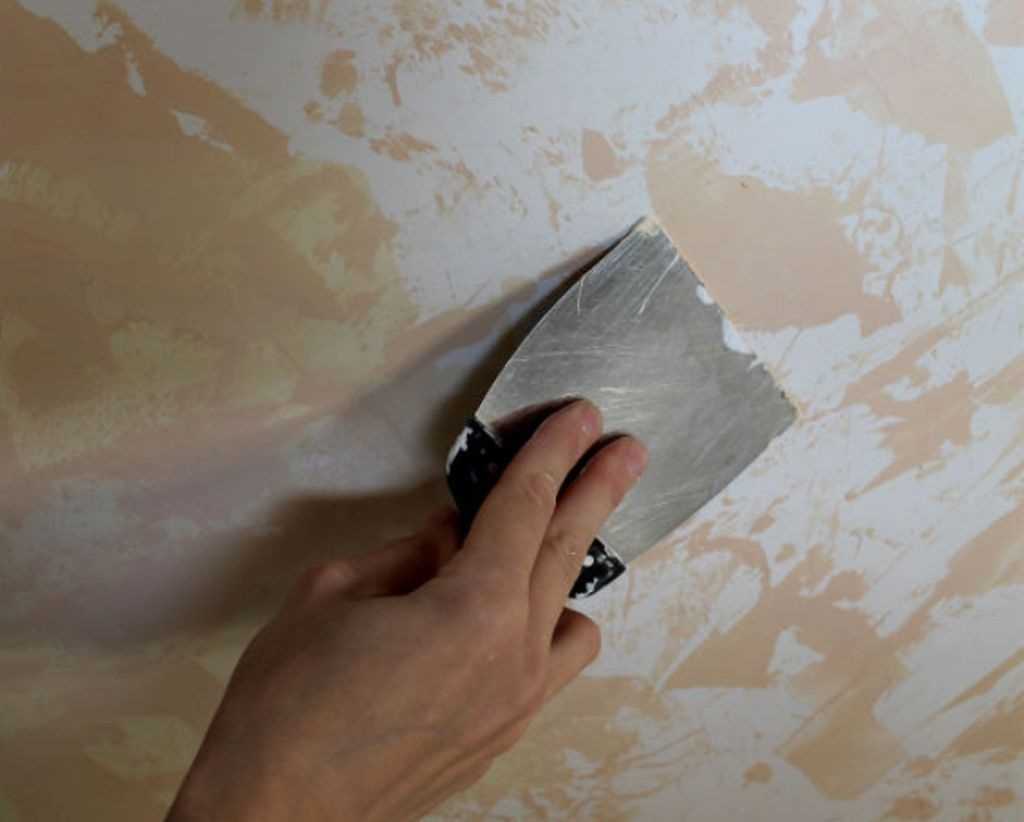 Как очистить потолок от старой краски 3 способа с пошаговой техникой выполнения работ