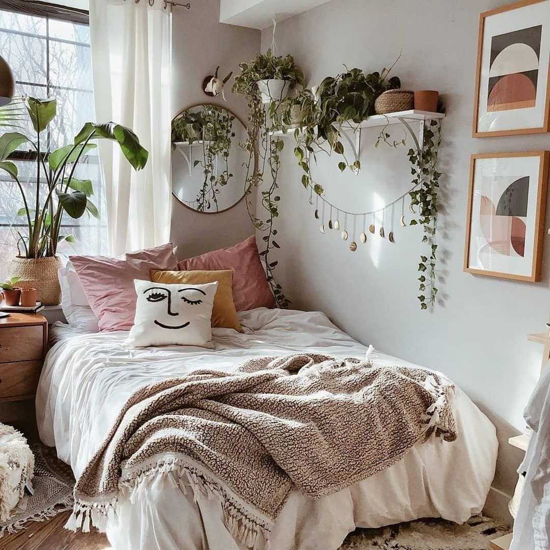Уютная спальня: фото дизайна для маленькой теплой спальни в квартире или доме