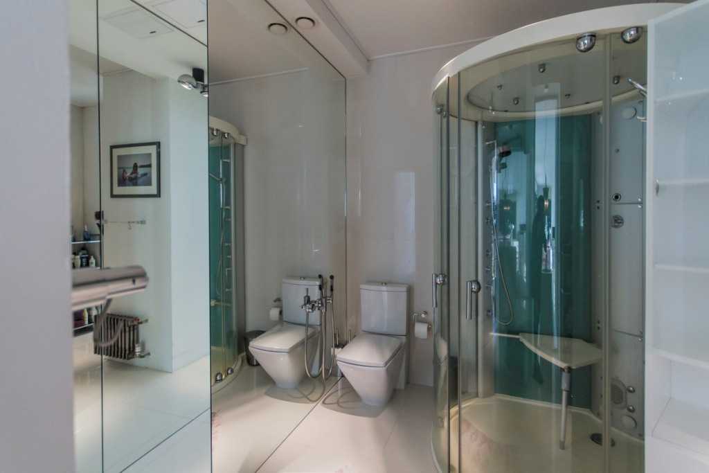 Правильно оформленный дизайн ванной комнаты с душевой кабинкой сделает ее стильной и удобной Современные кабины дополняются множеством функций и гармонично вписываются в любой интерьер