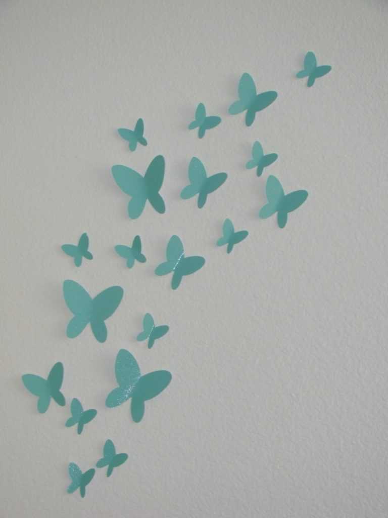 Украсить квартиру с помощью декоративных бабочек может каждый Достаточно проявить немного терпения, аккуратности и внимательности при создании изделий Композиция из воздушных мотыльков привнесет в дом легкость и нотки романтики