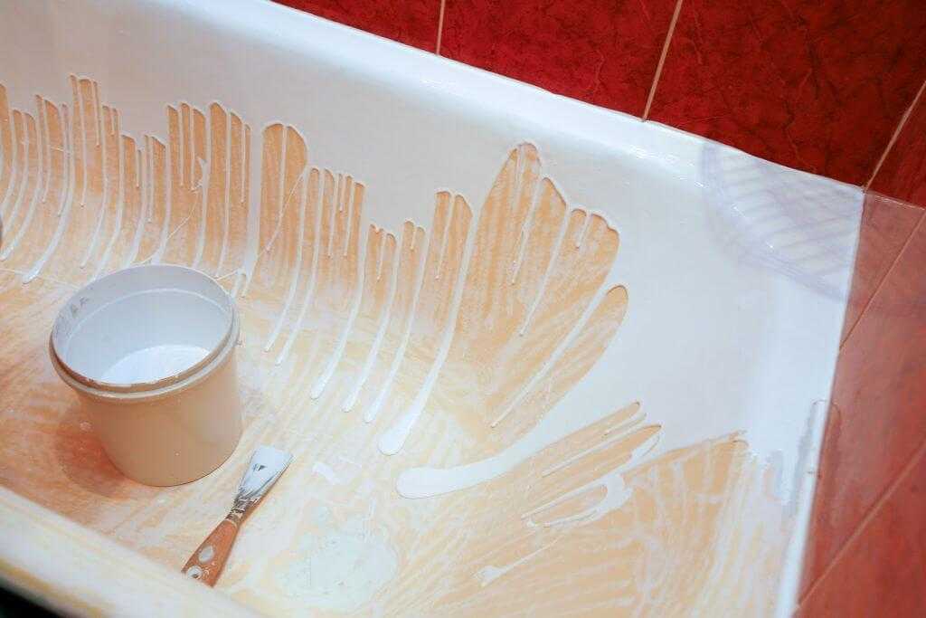 Выполняем восстановление ванны своими руками  опишем варианты реставрации чугунных чаш, покажем видео о нанесении разных покрытий