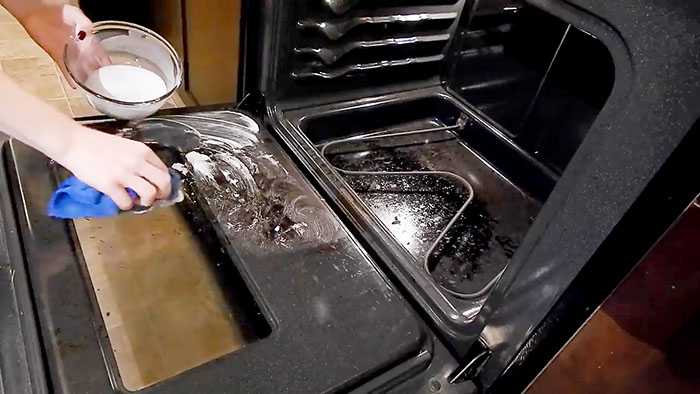 9 способов отмыть духовку от жира и нагара - журнал expertology