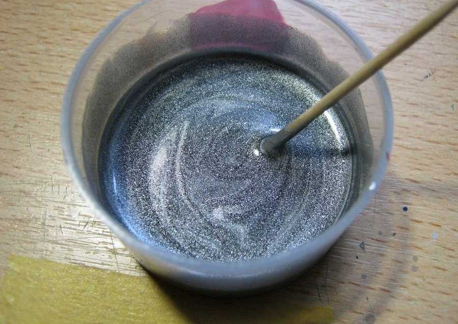 Краска серебрянка по металлу: состав, свойства, виды, области применения