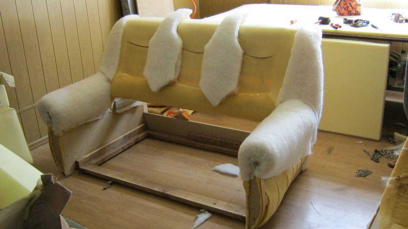Как перетянуть диван своими руками пошагово - iloveremont.ru