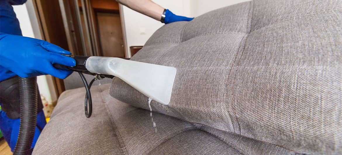 Как почистить диван? обзор 6 эффективных и простых способов, видео