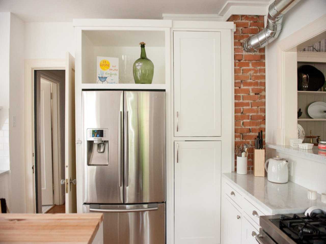 Как сделать шкаф для встроенного холодильника и обычного